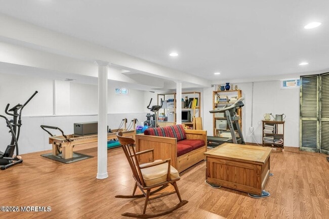Building Photo - 11 Benet Dr