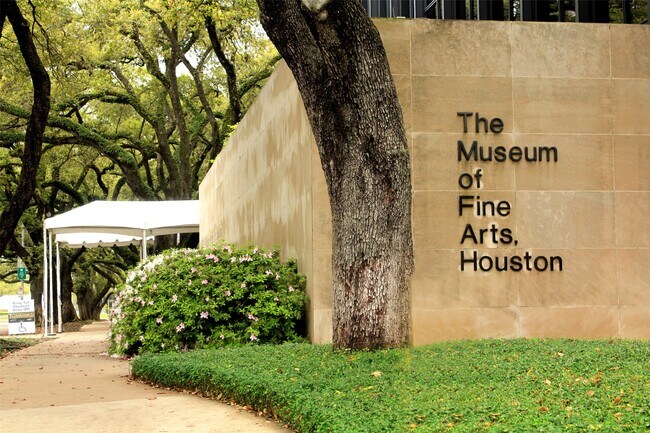 Building Photo - 2400 N Braeswood Blvd