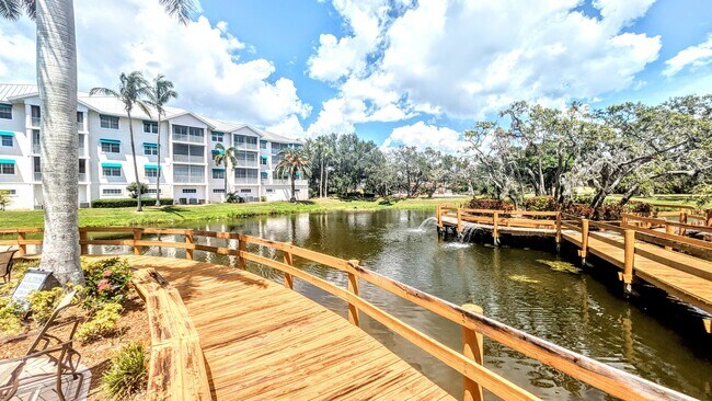Building Photo - Annual Turnkey 3/3 penthouse on waterfront in Osprey