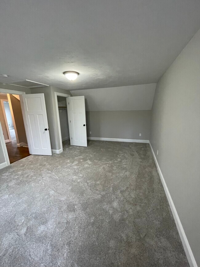 Building Photo - 13 Firefly Ln