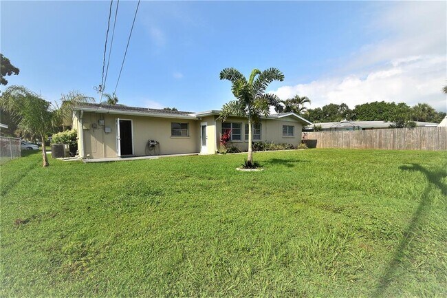 Building Photo - 6611 Colonial Dr