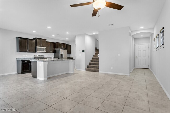 Building Photo - 9404 Sand Tiger Ave