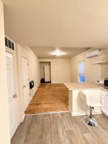 Building Photo - 3108 Oakland Ave