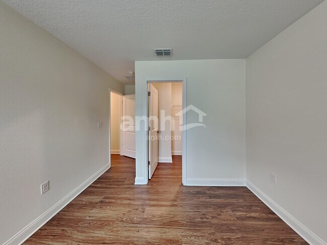 Building Photo - 2951 Hill Valley Ln