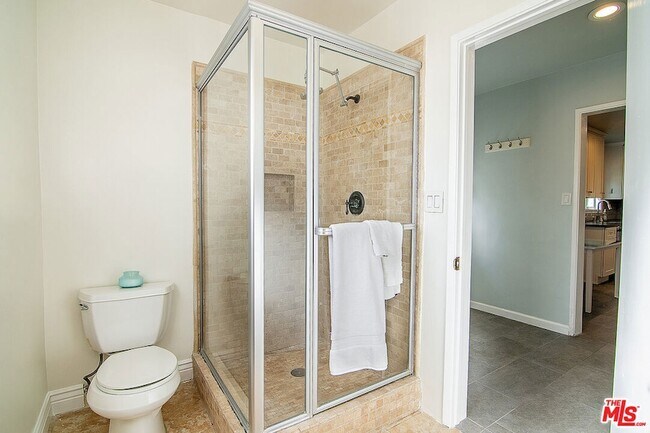 Building Photo - 6322 W 79th St