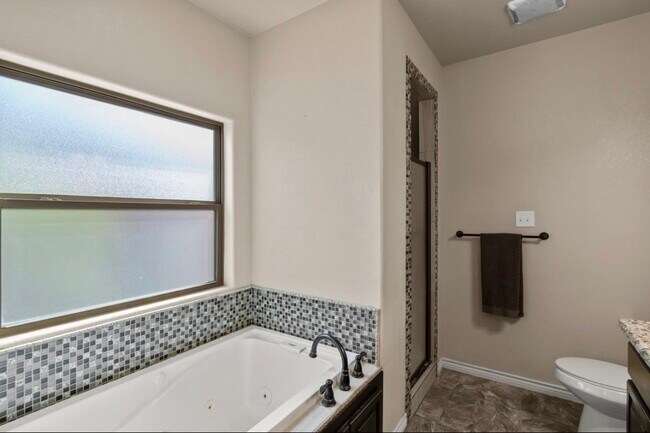 Building Photo - 112 Red Cloud Trl