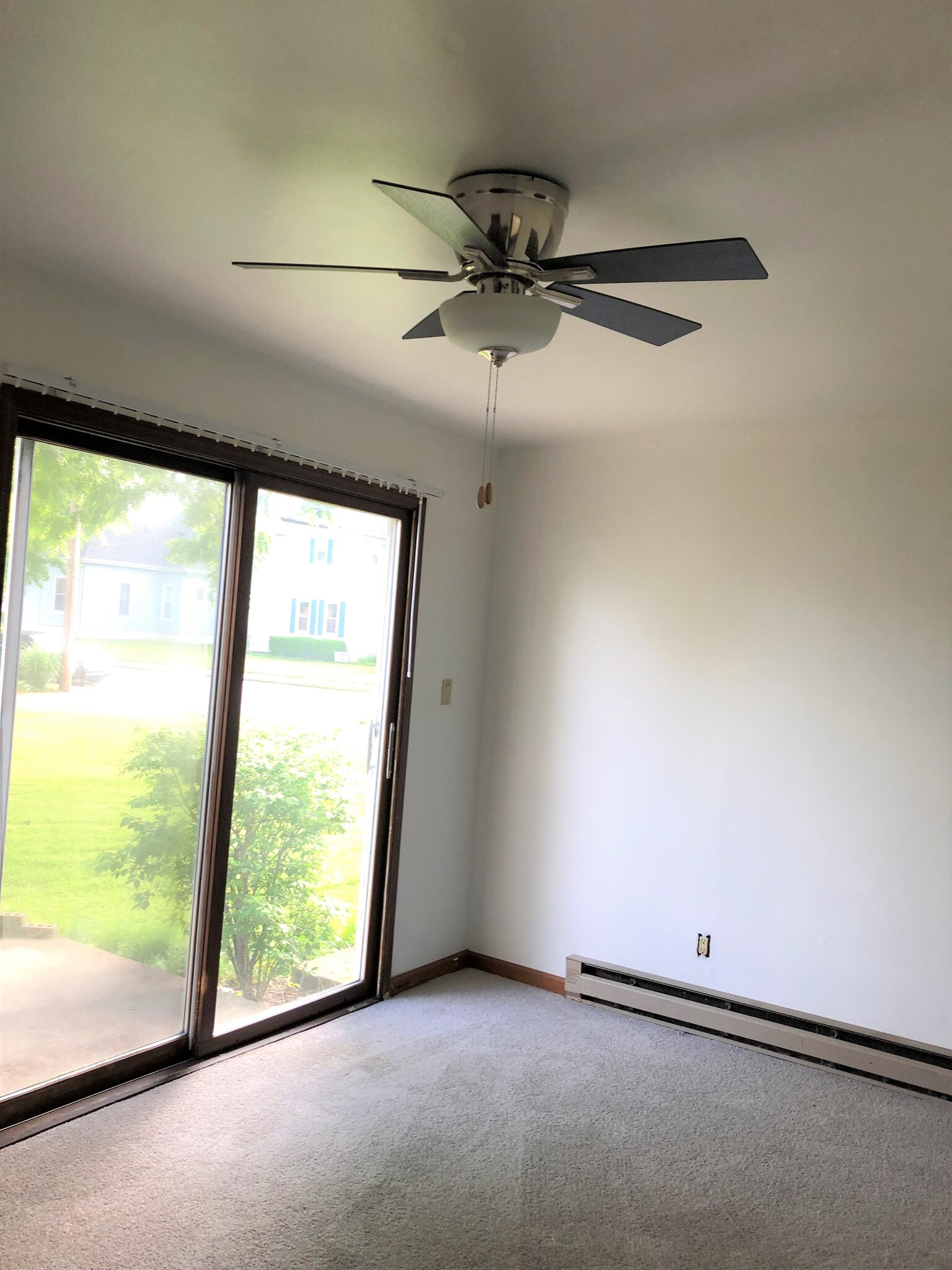 Bedroom - 906 N West St