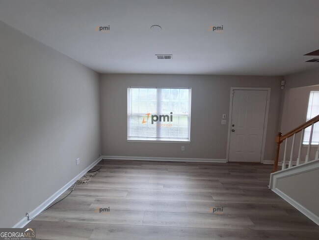 Building Photo - 8170 Autumn Green Dr