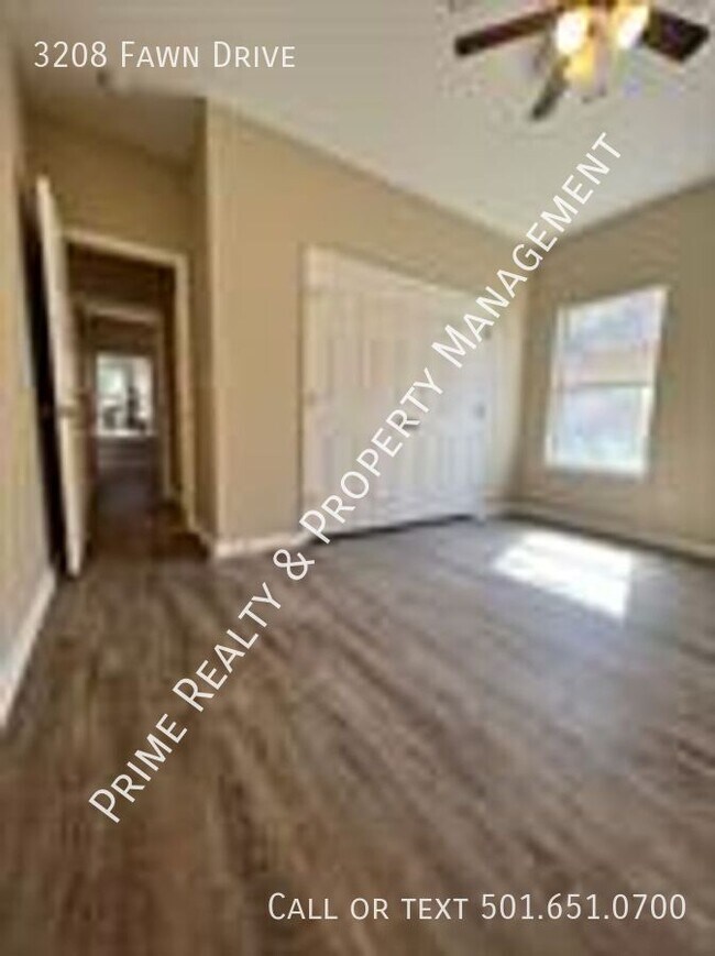 Building Photo - 3208 Fawn Dr