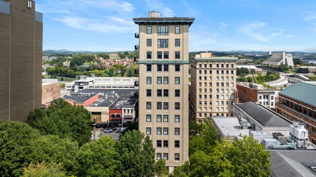 Building Photo - 531 S Gay St