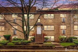 Building Photo - 71 College Dr