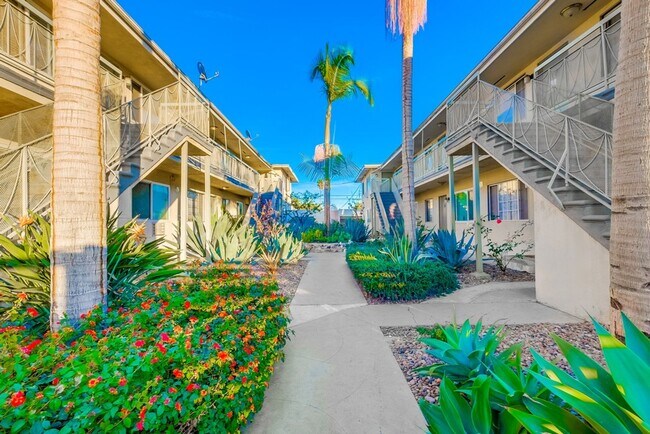 Building Photo - 6028 West Blvd