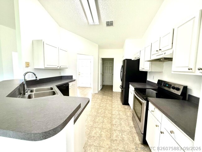 Building Photo - 324 Seaside Terrace