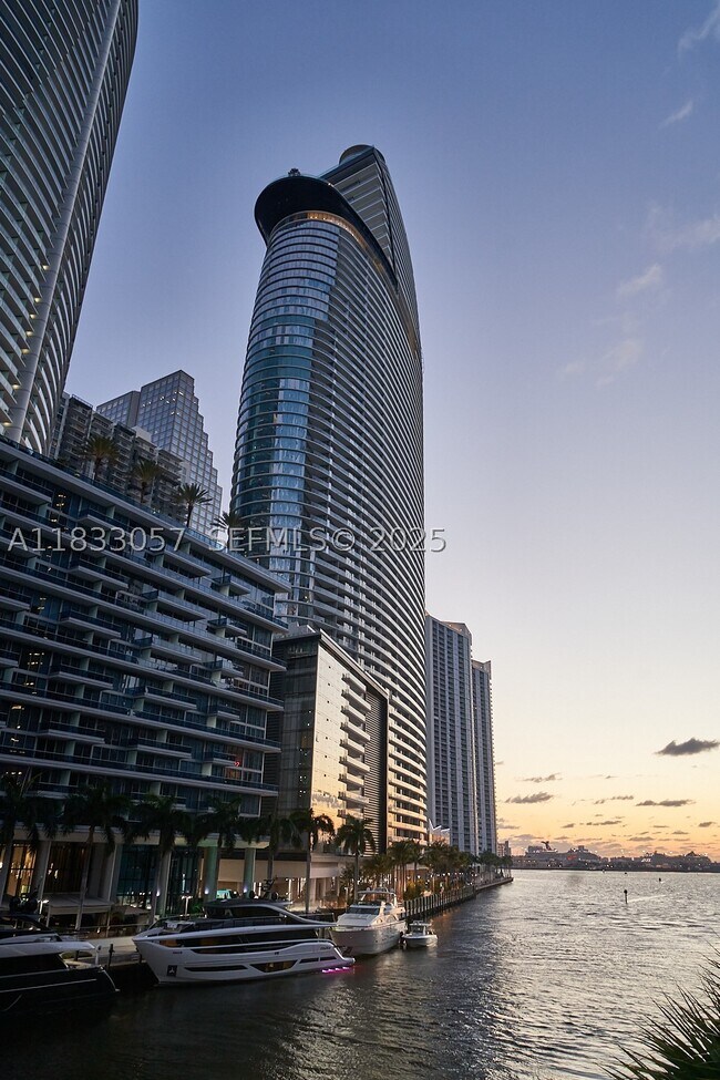 Building Photo - 300 Biscayne Blvd