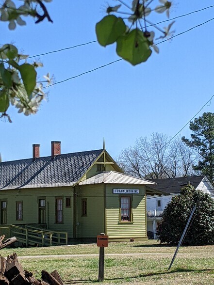 Historic depot museum - 304 Bullock St