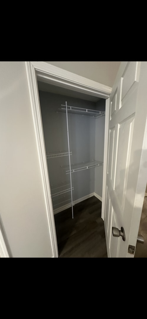 Building Photo - Remodeled 2 bedroom, 1 bath duplex with co...