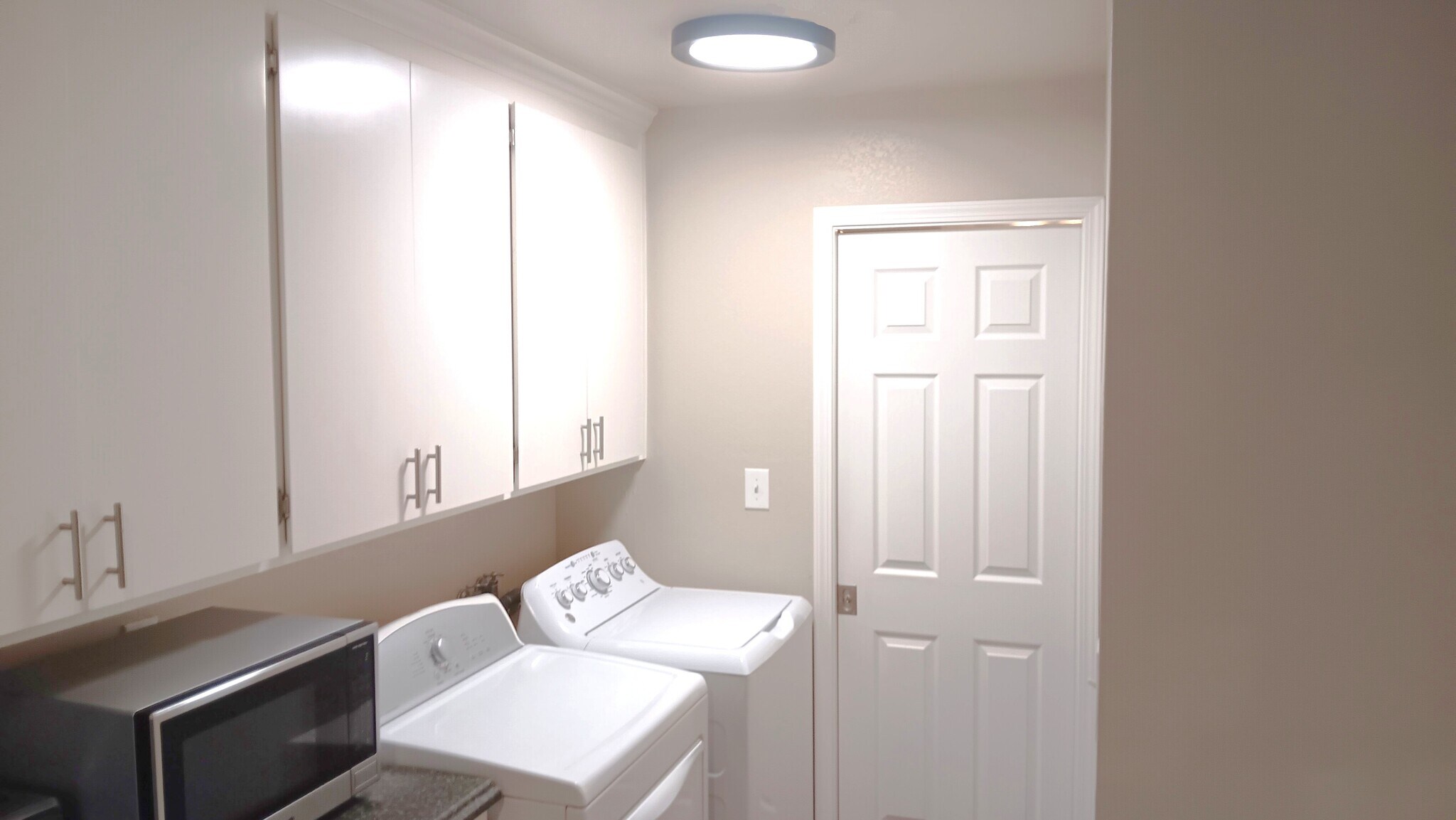 Building Photo - 154 Baxter Ave