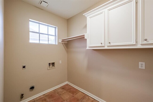 Building Photo - 19807 Excalibur Ct