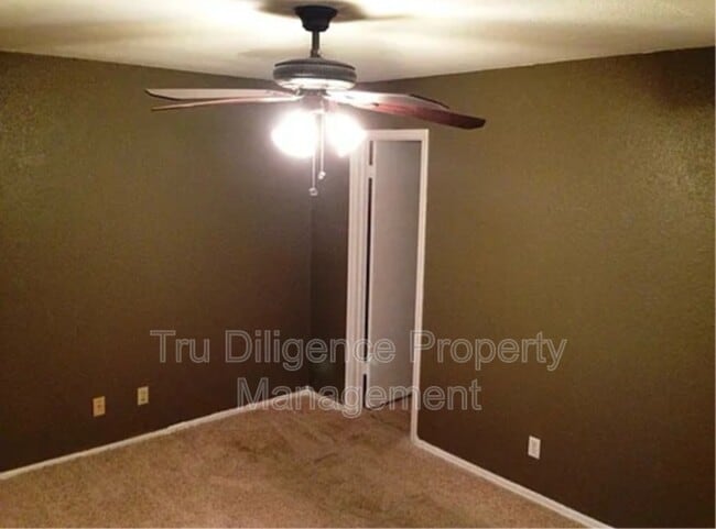 Building Photo - 14327 N Pennsylvania Ave