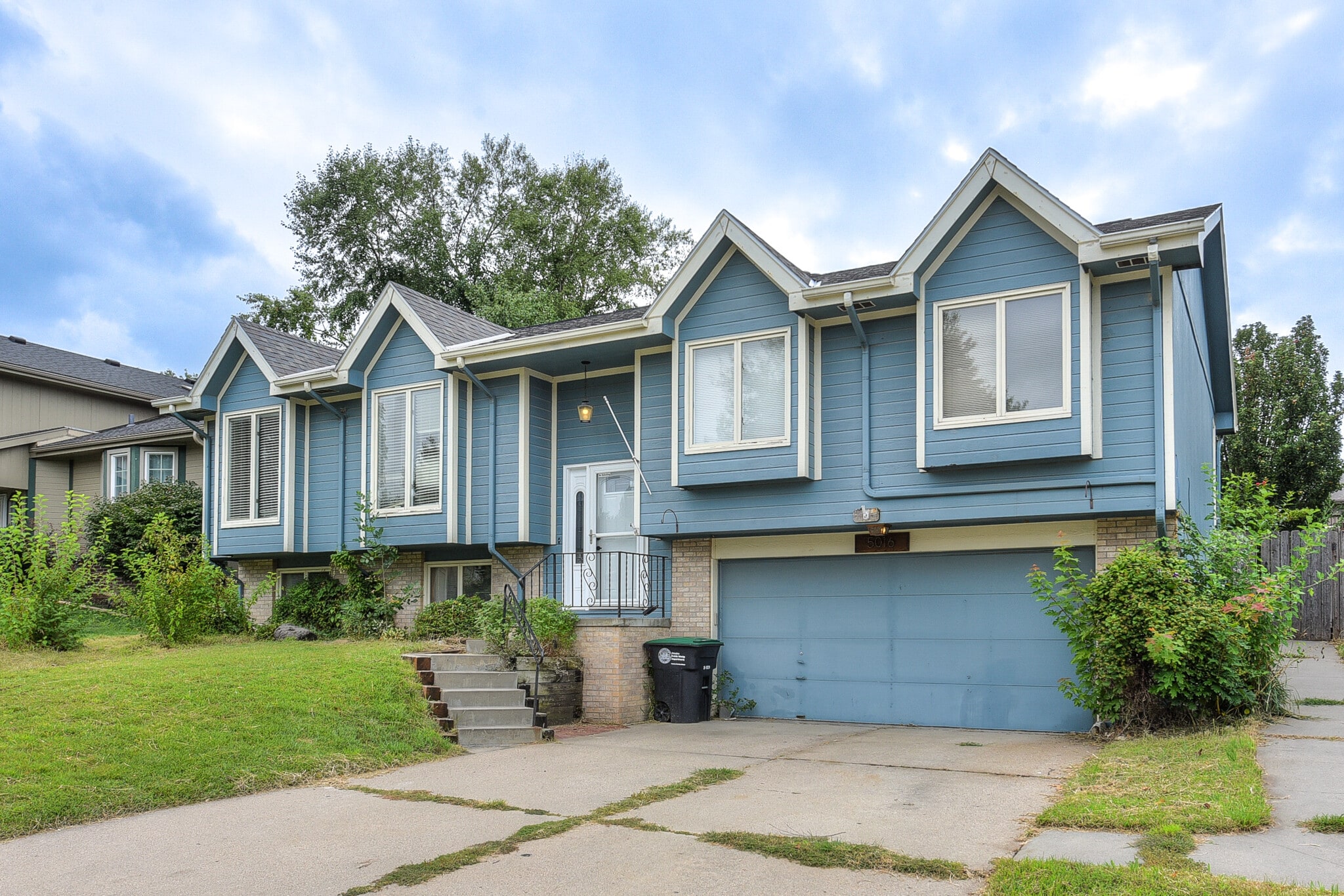 Building Photo - 5016 S 164th St