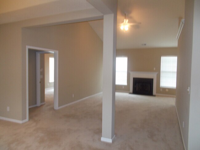 Building Photo - 696 Churchill Downs Dr