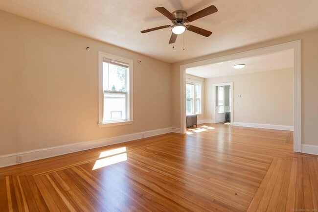 Building Photo - 207 Divinity St