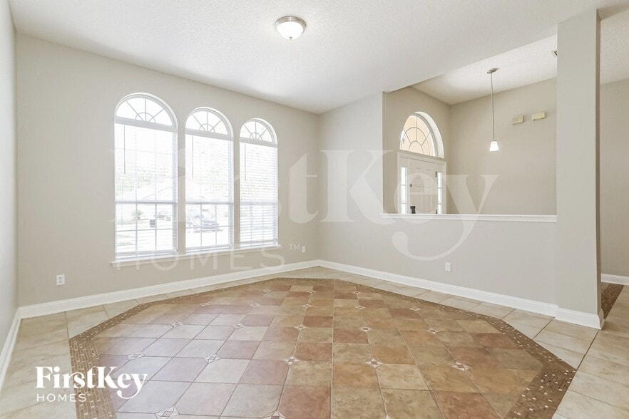 Building Photo - 9471 Woodleigh Mill Dr