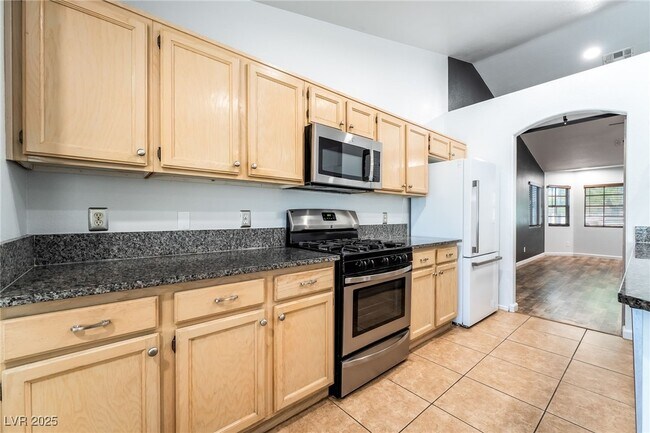 Building Photo - 325 Waterwheel Falls Dr