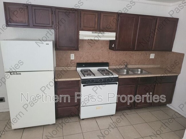 Building Photo - 4014 Lincoln Ave