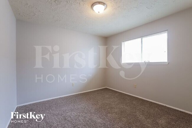 Building Photo - 6114 Knotty Post Ln