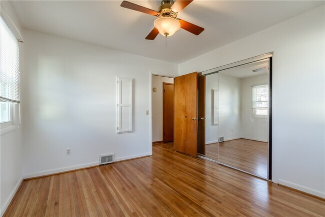 Building Photo - 270 Ashbourne Rd