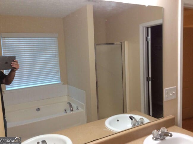Building Photo - 4015 Yellow Pine Ct