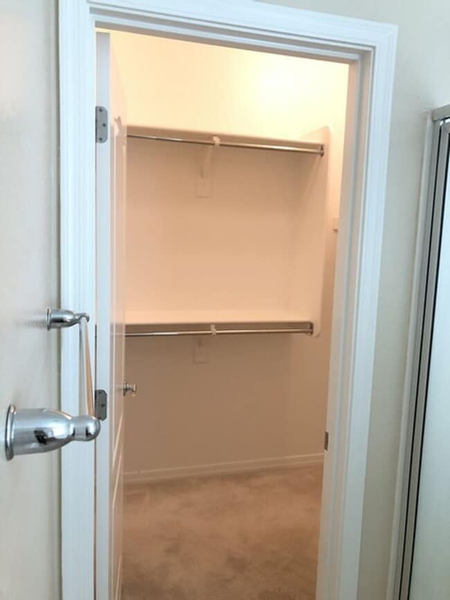 Building Photo - Beautiful 4 Bedroom / 2 Bath, in North Pho...