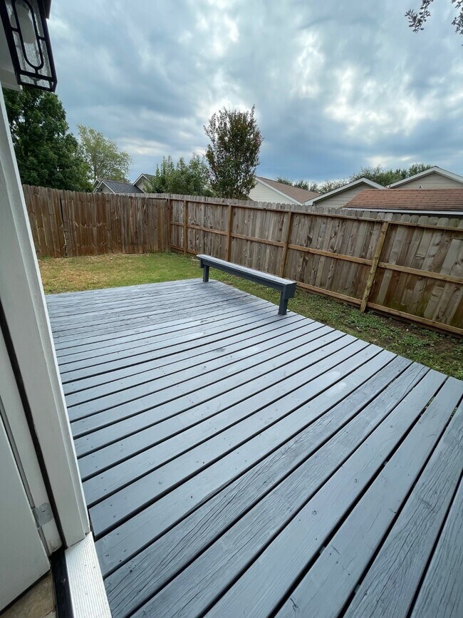 Building Photo - 10235 Berry Hill Ln