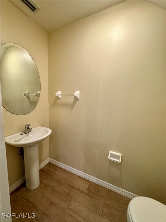 Building Photo - 860 Hampton Cir