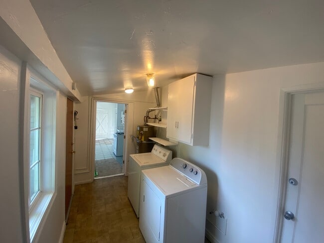 Building Photo - 3005 Fairways Ct