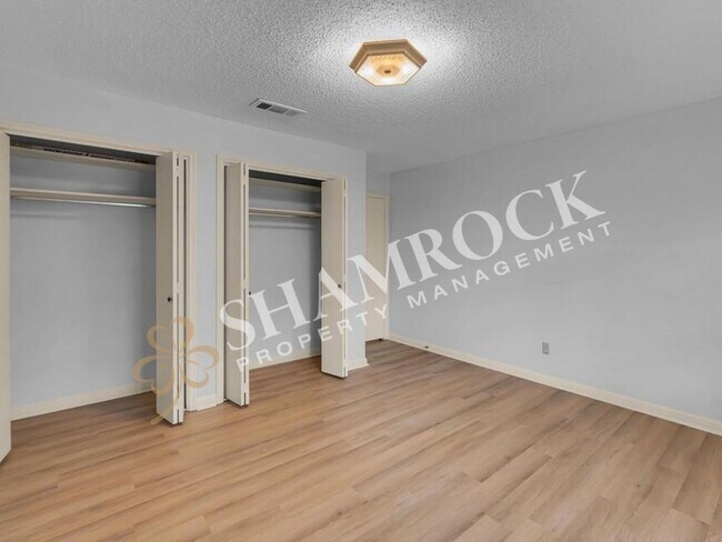 Building Photo - 4613 Westchester Dr