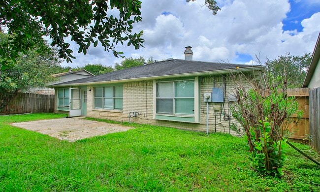 Building Photo - 18531 Lippizaner Dr