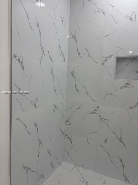 Building Photo - 10592 Royal Palm Blvd