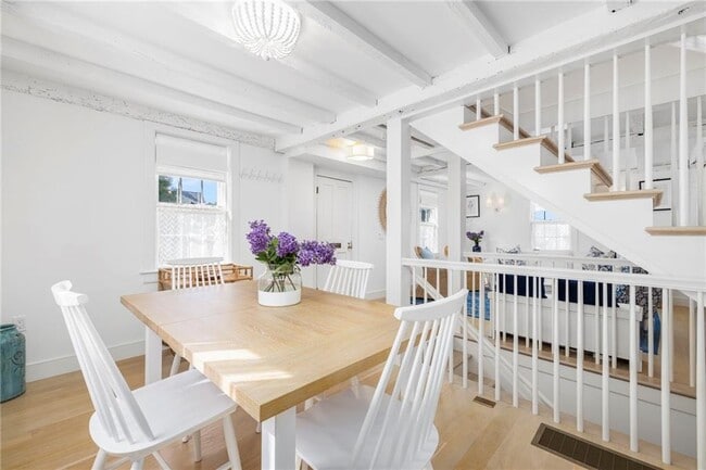 Building Photo - 36 William St