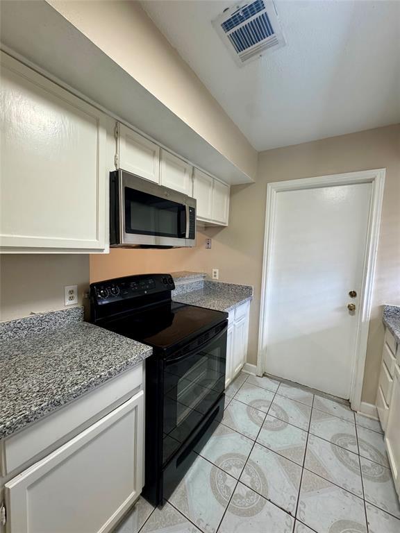 Building Photo - 10249 Colony Ct
