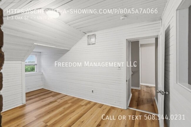 Building Photo - 1-3 Oak St --Unit 2R