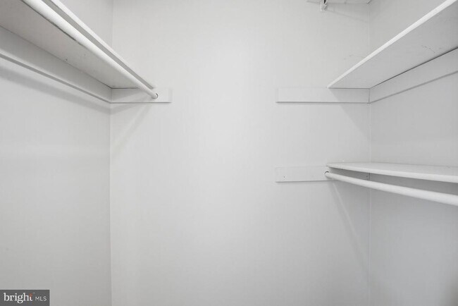 Building Photo - 14367 Springbrook Ct