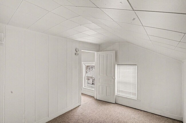 Building Photo - 501 Main St