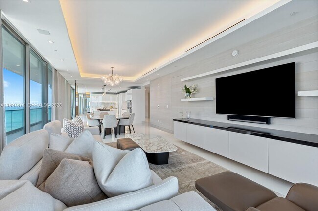 Building Photo - 10203 Collins Ave