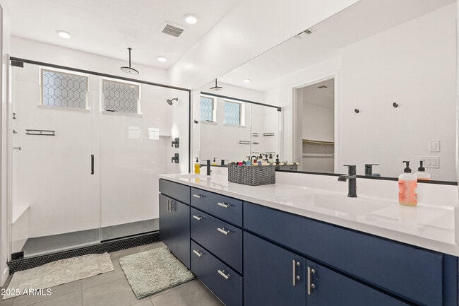 Building Photo - 21357 E Macaw Dr