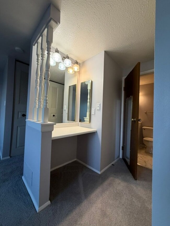 Building Photo - Beautiful Townhouse for Rent
