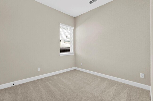 Building Photo - 18303 Bluebird Br Ln