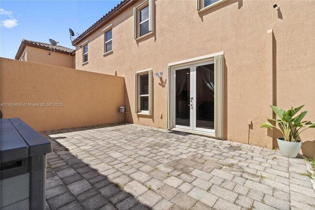 Building Photo - 9301 SW 171st Ct