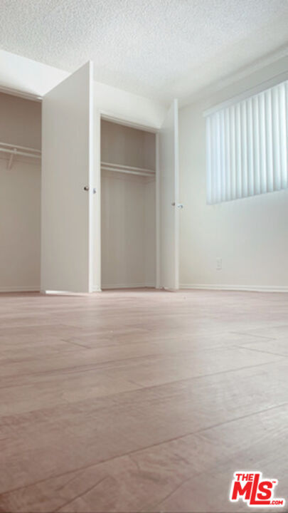 Building Photo - 518 Raymond Ave